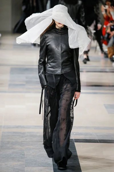 Look 43